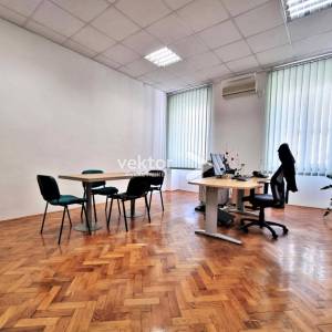 Centar, 112m2, idealno za poslovni prostor