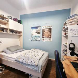 Centar, 140m2, 4-soban stan, prilika za investitore  