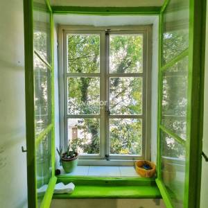 Centar, 140m2, 4-soban stan, prilika za investitore  