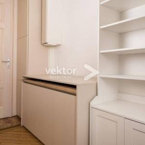 Centar, dva apartmana u strogom centru grada