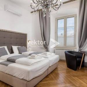 Centar, dva apartmana u strogom centru grada