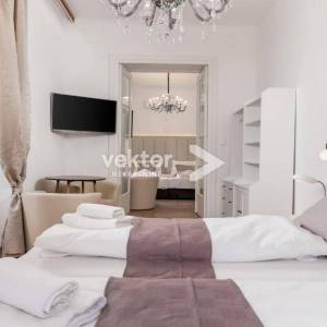 Centar, dva apartmana u strogom centru grada