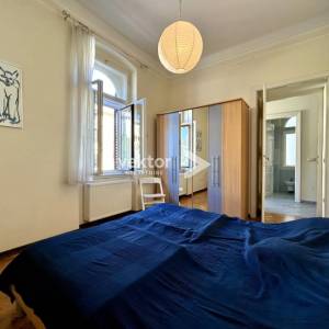 Centar Opatije, uredan stan s tri balkona i parkingom