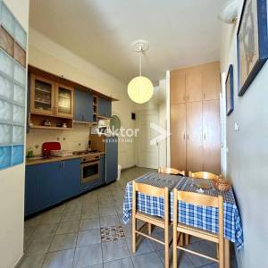 Centar Opatije, uredan stan s tri balkona i parkingom