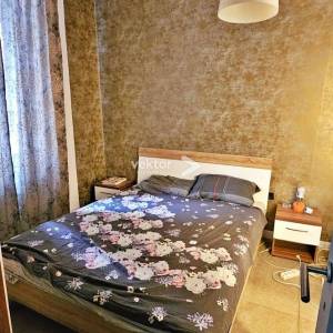 Centar, stan s balkonom