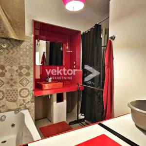 Centar, stan s balkonom