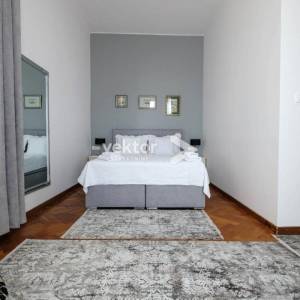 Centar, stan s dvije stambene jedinice, idealan za investiciju