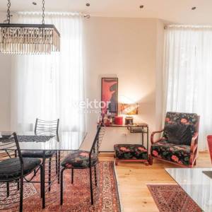 Centar, stan s dvije stambene jedinice, idealan za investiciju