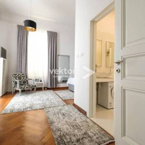 Centar, stan s dvije stambene jedinice, idealan za investiciju