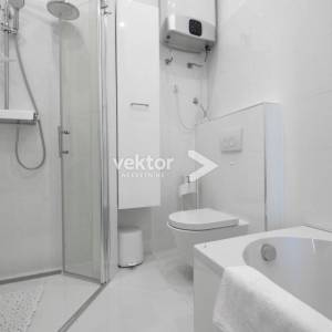 Centar, stan s dvije stambene jedinice, idealan za investiciju