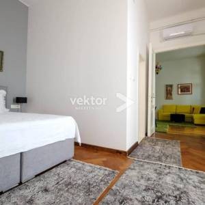 Centar, stan s dvije stambene jedinice, idealan za investiciju