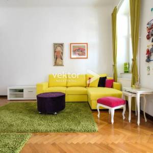 Centar, stan s dvije stambene jedinice, idealan za investiciju