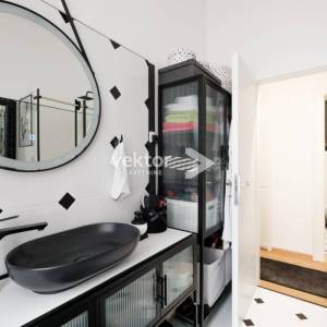 Centar, stan s dvije stambene jedinice, idealan za investiciju