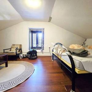 Centar, stan s velikom terasom i osiguranim parkingom