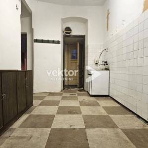 Centar,širi centar, 124m2, poslovni prostor za uređenje