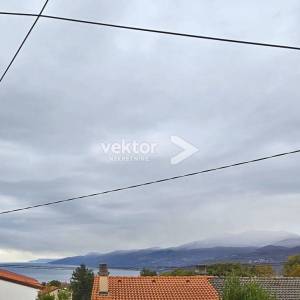 Ćikovići, kuća u nizu s garažom i okućnicom