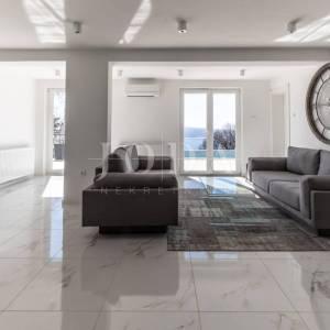 Crikvenica kuća sa 4 stana