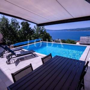 Crikvenica kuća sa 4 stana