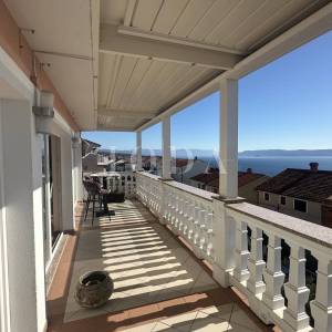 Crikvenica-Prostrani stan u blizini mora