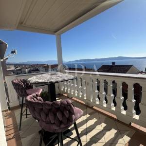 Crikvenica-Prostrani stan u blizini mora