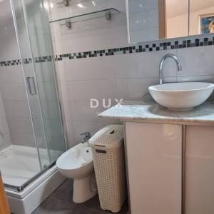 CRIKVENICA, SELCE - kuća u centru grada, samo 280 od mora