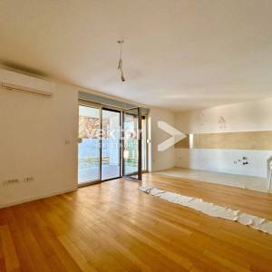 Crikvenica, stan s okućnicom i garažom, novogradnja