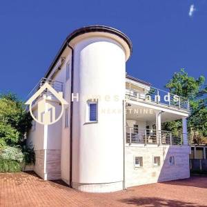 Crikvenica,luksuzni 3-soban apartman s bazenom,terasom,okućnicom i PM