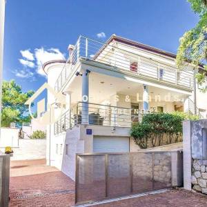 Crikvenica,luksuzni 3-soban apartman s bazenom,terasom,okućnicom i PM