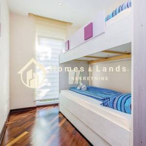 Crikvenica,luksuzni 4-soban apartman s bazenom,terasom,okućnicom i PM