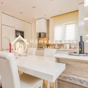 Crikvenica,luksuzni 4-soban apartman s bazenom,terasom,okućnicom i PM