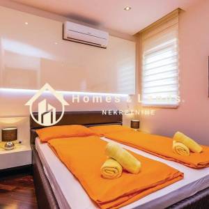 Crikvenica,luksuzni 4-soban apartman s bazenom,terasom,okućnicom i PM