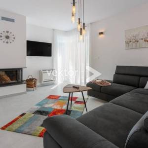 Crikveničko zaleđe, Grižane, moderna kuća s bazenom