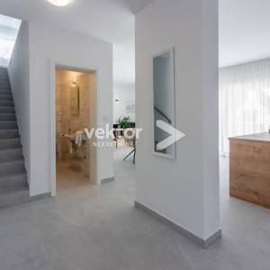 Crikveničko zaleđe, Grižane, moderna kuća s bazenom