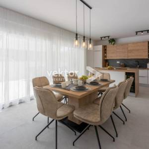 Crikveničko zaleđe, Grižane, moderna kuća s bazenom