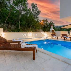 Crikveničko zaleđe, Grižane, moderna kuća s bazenom