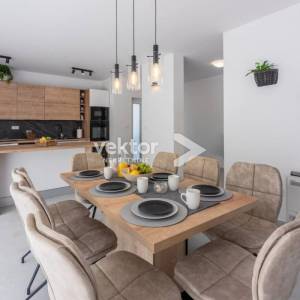 Crikveničko zaleđe, Grižane, moderna kuća s bazenom