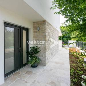 Crikveničko zaleđe, Grižane, moderna kuća s bazenom