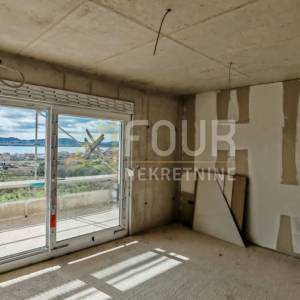 Dalmacija, Seget Donji, novogradnja, 2s+db, balkon