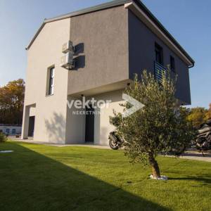 Dobrinj, nova moderna kuća u središtu otoka