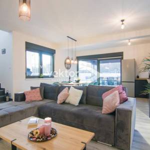 Dobrinj, nova moderna kuća u središtu otoka