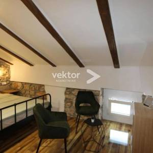 Dobrinj, okolica, preuređena starina s bazenom