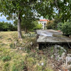 Donja Drenova, etaža za uređenje s okućnicom i garažom