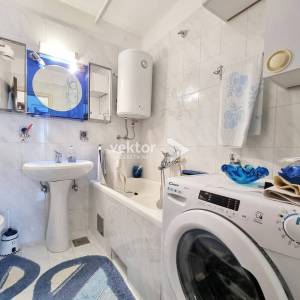 Donja Vežica, uredan stan u peterokatnici