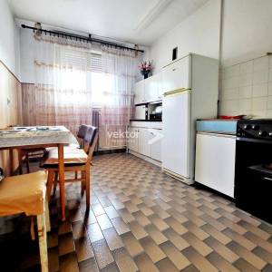 Donji Zamet, 2-soban stan s lođom, na odličnoj lokaciji