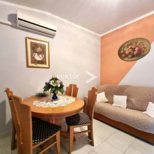 Donji Zamet, 96m2, dvije stambene jedinice, parking osiguran