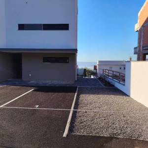 Dramalj, novogradnja, 300 m od mora, parking S1