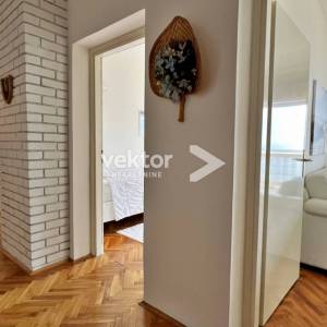 Dramalj, prostrana kuća s velikom okućnicom i pogledom na more