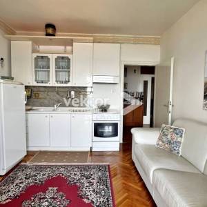 Dramalj, prostrana kuća s velikom okućnicom i pogledom na more