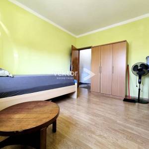 Drenova, obiteljska kuća sa dva stana i garažom