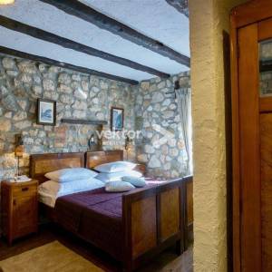 Drivenik, kamena kuća s bazenom 